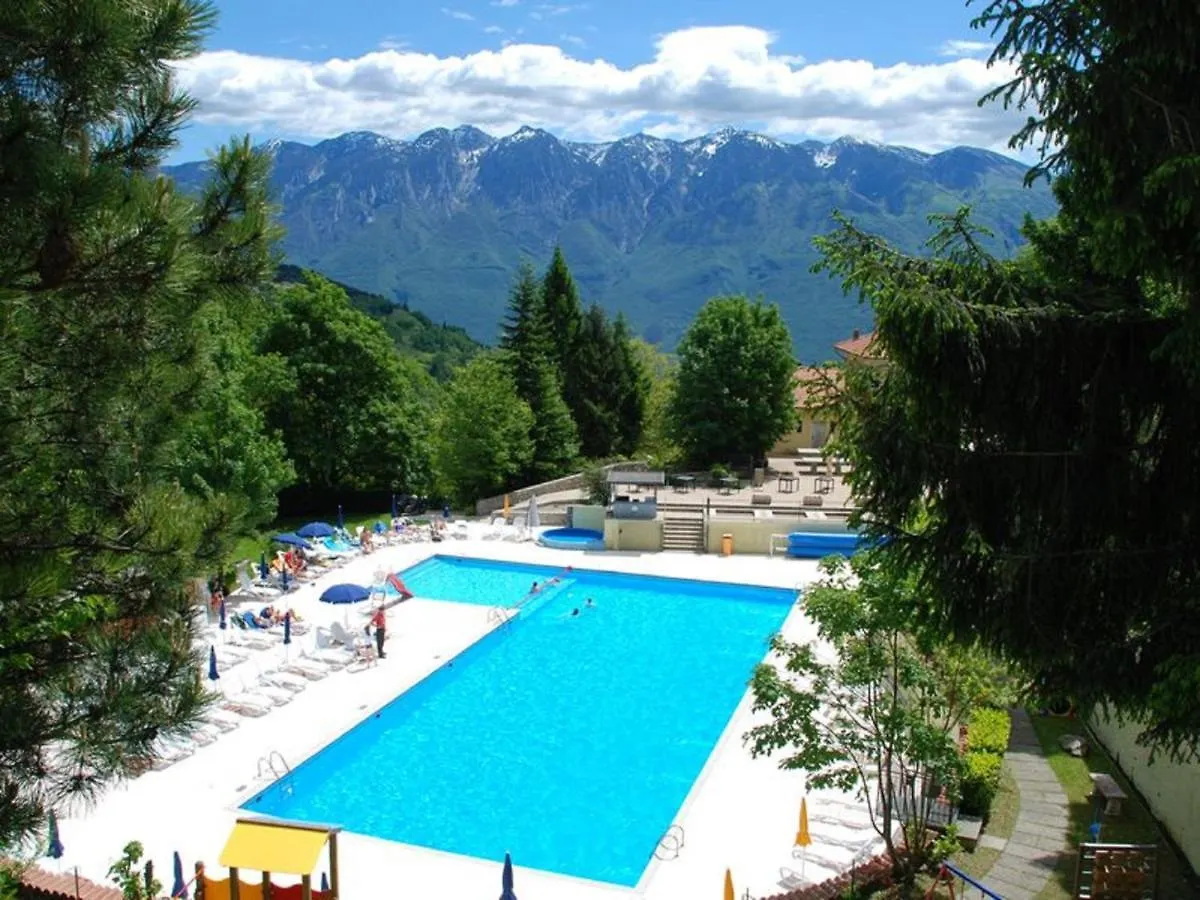 Apartamento Bungalow Mit Gardaseeblick & Pool Tignale
